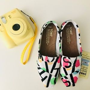 Toms Shoes